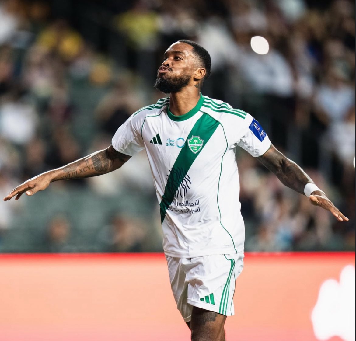 إيفان توني مع الأهلي السعودي. (وكالات)