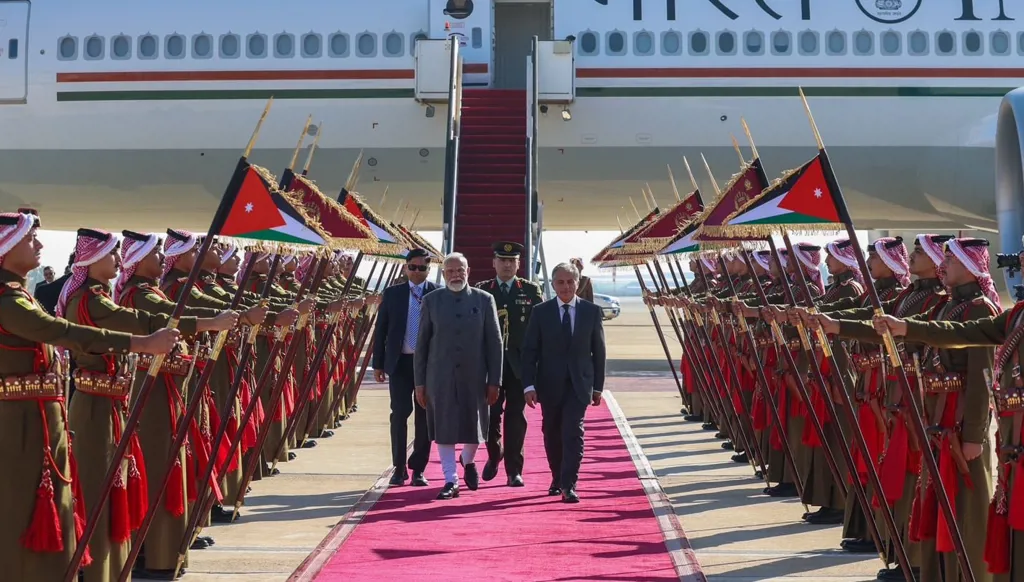 بالصور... زيارة تاريخية لرئيس الوزراء الهندي إلى الأردن