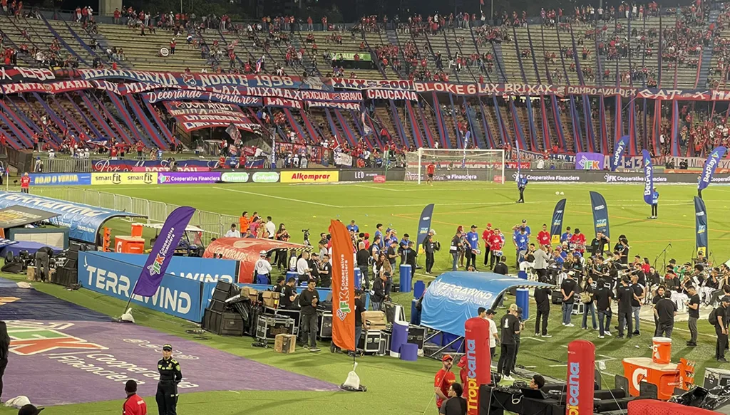 أعمال عنف واشتباكات في كأس كولومبيا وإصابة 59 شخصاً (فيديو)