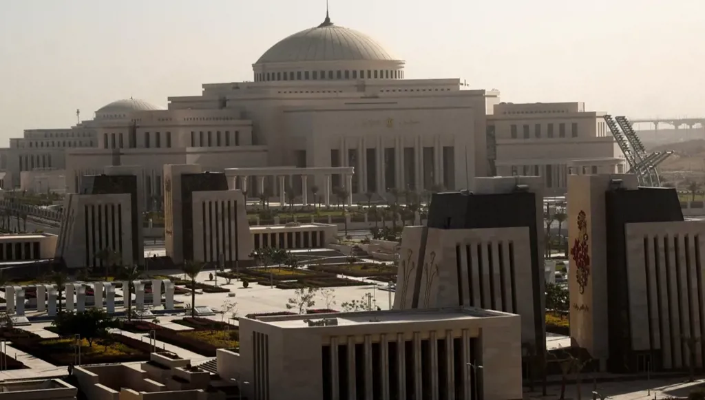 البرلمان المصري يرجئ البحث بإرسال قوات لدعم السعودية إلى الإثنين