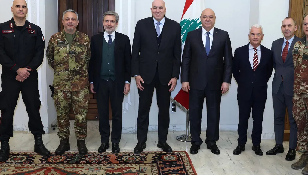 عون: الجيش اللبناني هو العمود الفقري لضمان الاستقرار