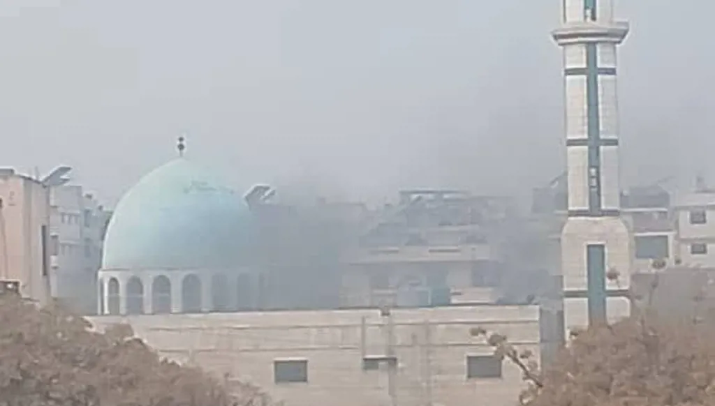 سوريا... قتلى وجرحى بانفجار داخل مسجد في حمص (صور وفيديو)