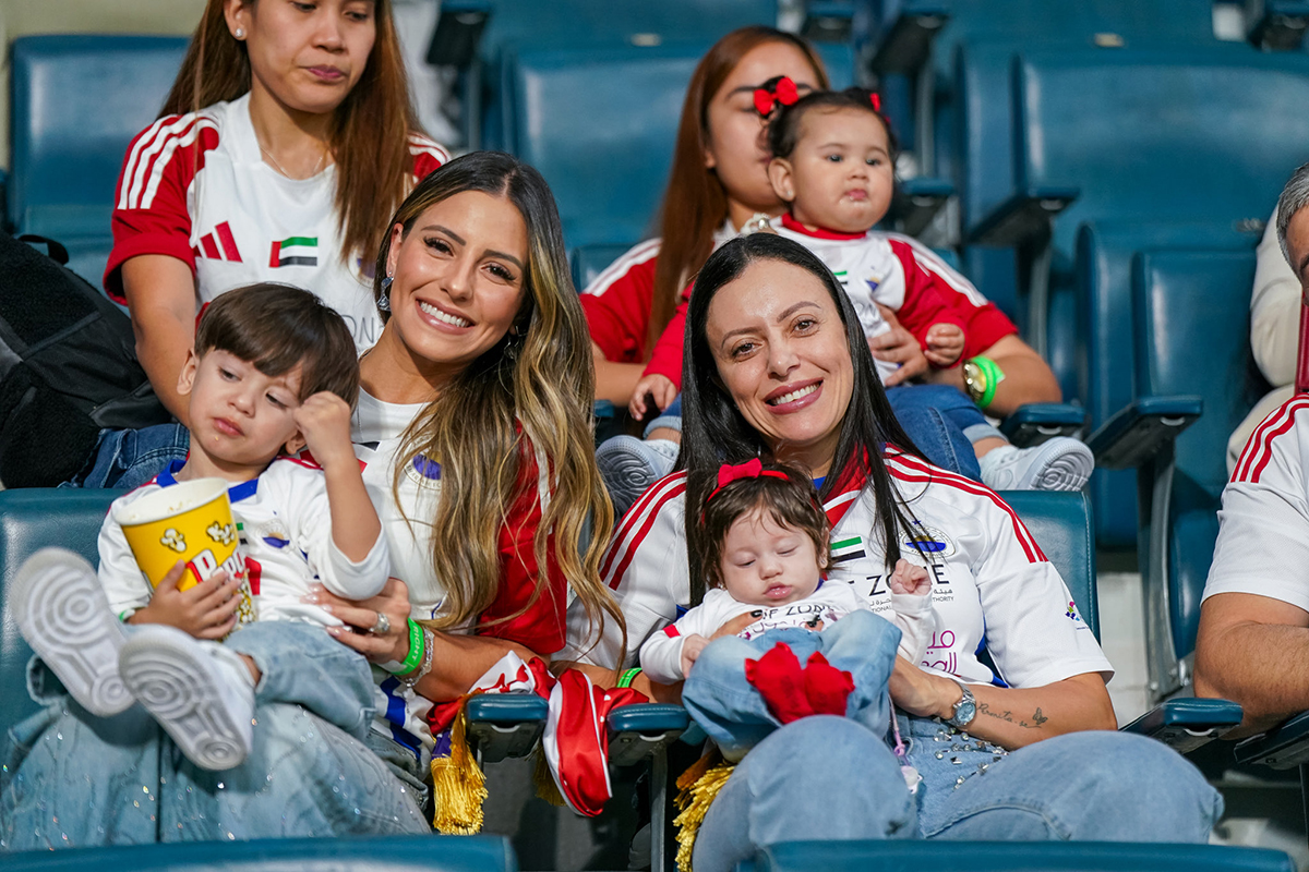 جمهور الشارقة في المدرجات. (وكالات)