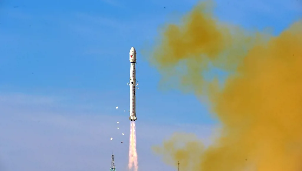 الصين تطلق قمراً اصطناعياً جديداً لرسم الخرائط ورصد الموارد