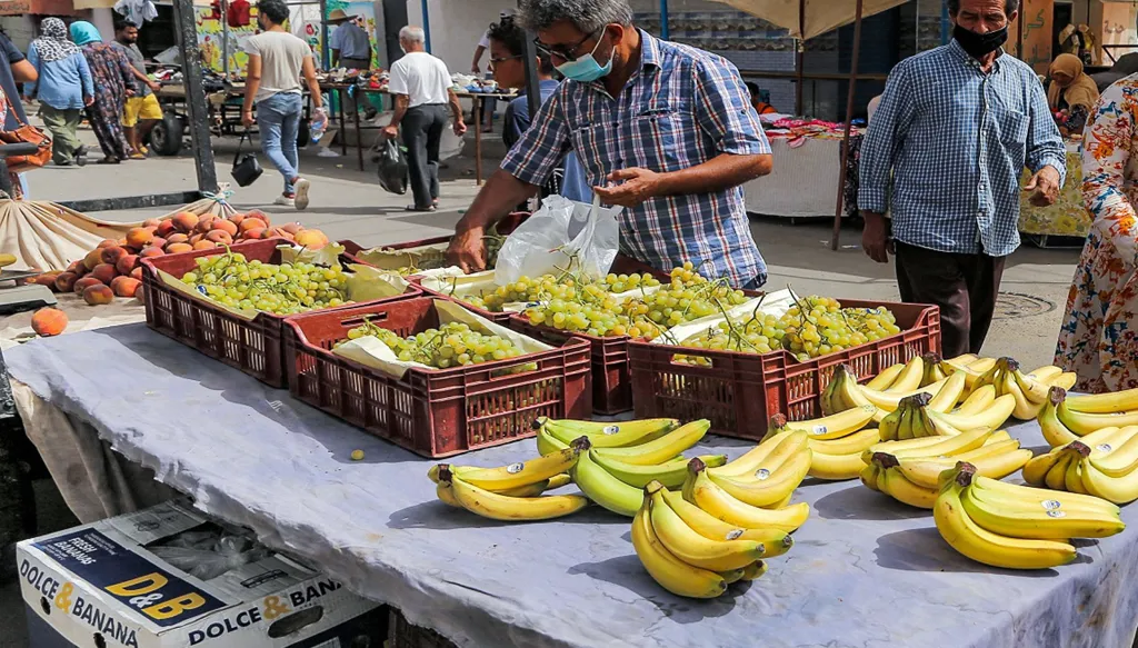 "يا موز مين يشتريك"... كيف حلّقت أسعاره في تونس؟
