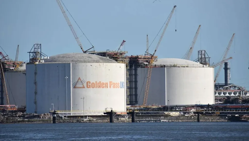 قطر للطاقة تُطلق أول شحنة غاز مسال من منشأة "غولدن باس" في تكساس