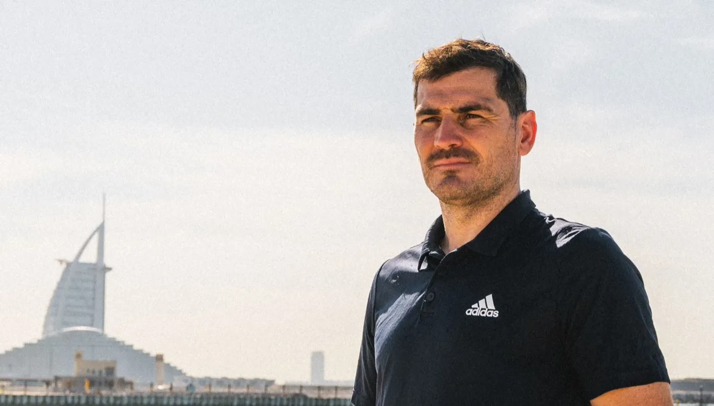 كاسياس يدخل علاقة جديدة مع ممثلة أفلام إباحية سابقة