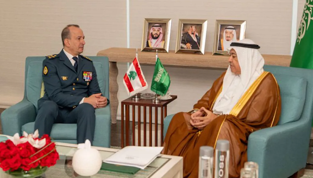 قائد الجيش شارك في "حوار المنامة" وأجرى سلسلة لقاءات