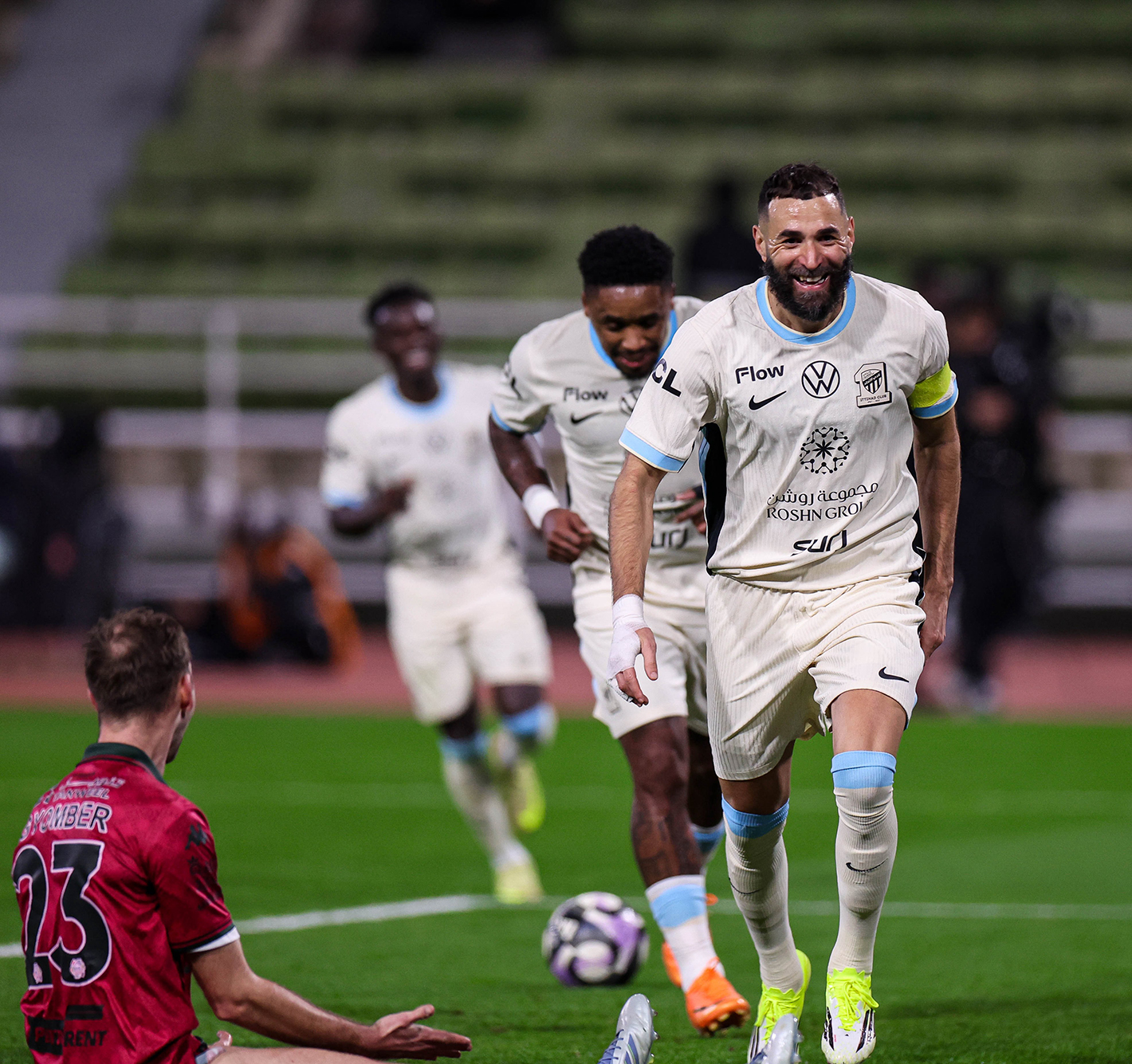 كريم بنزيما مع الاتحاد السعودي. (وكالات)