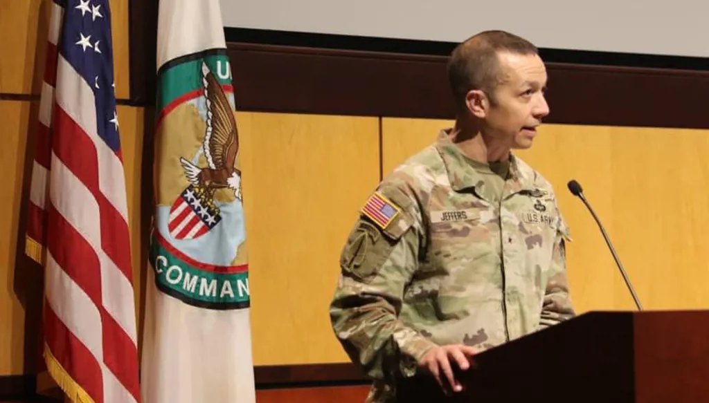 من هو الجنرال جيفرز الذي وصل إلى لبنان لقيادة اللجنة الخماسية؟