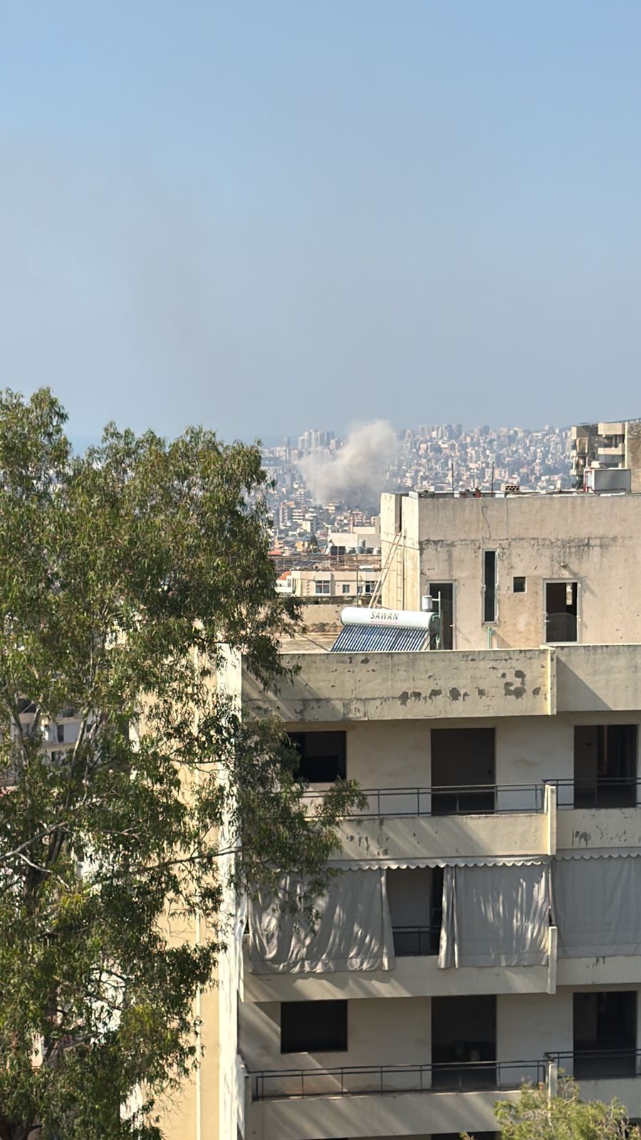 غارة إسرائيلية على ملعب الراية في الضاحية الجنوبية لبيروت (متداول)