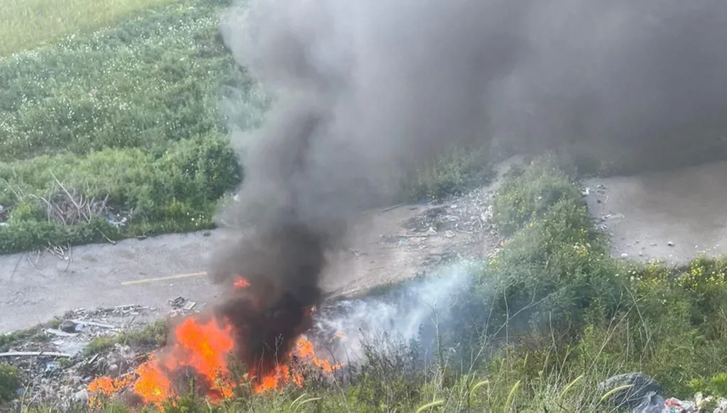 معلومات أولية عن استهداف إسرائيلي لسيارة في بلدة قعقعية الجسر بقضاء النبطية جنوبي لبنان