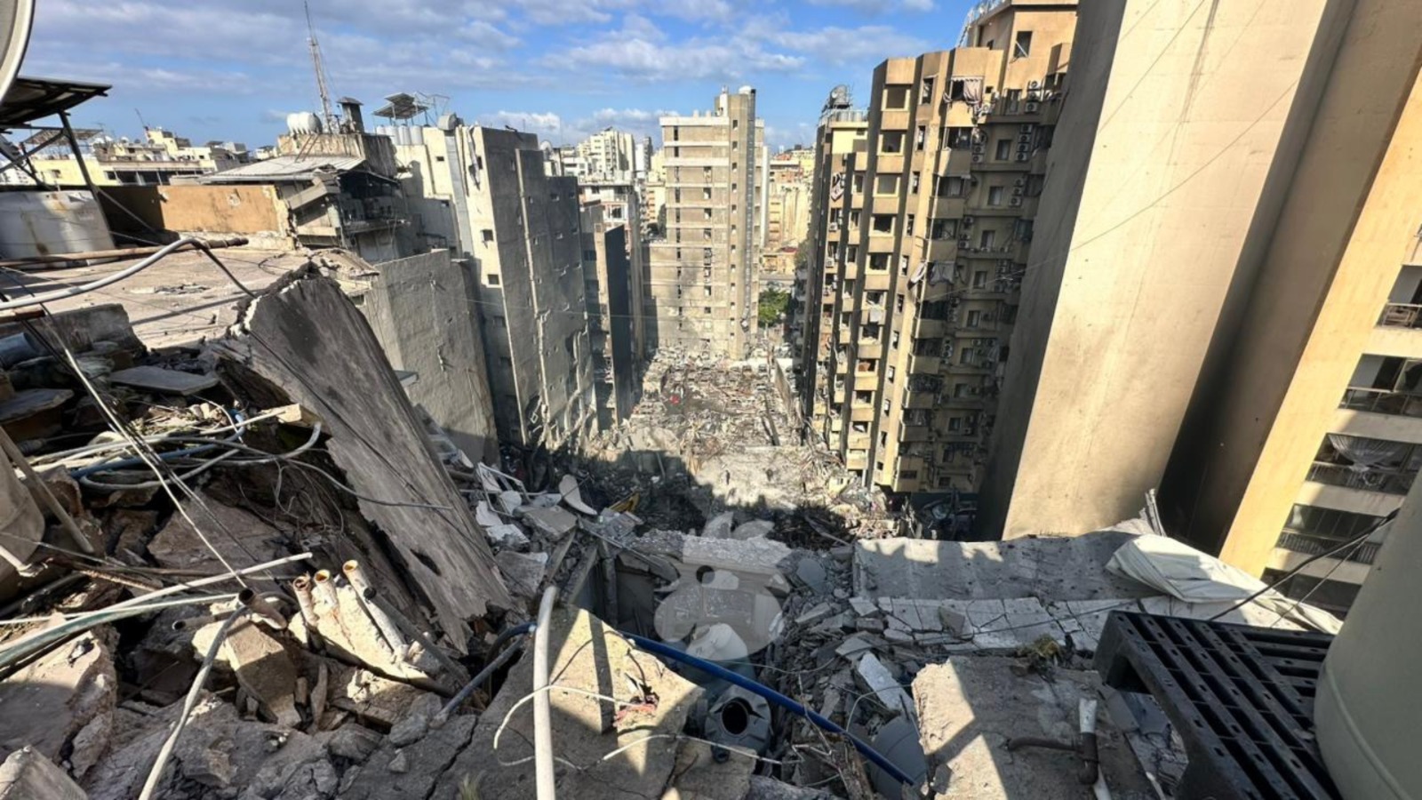 غارات إسرائيلية استهدفت عدداً من أحياء العاصمة بيروت وأوقعت خسائر بشرية ومادية كبيرة (نبيل إسماعيل)