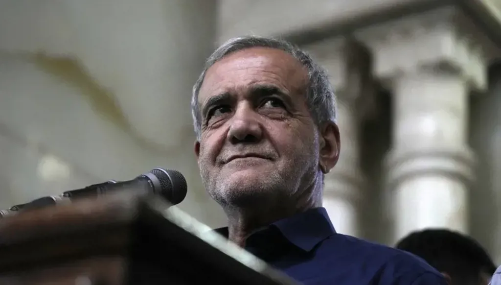 الرئيس الإيراني: يجب أن نُخرج البلاد من حالة لا حرب ولا سلم
