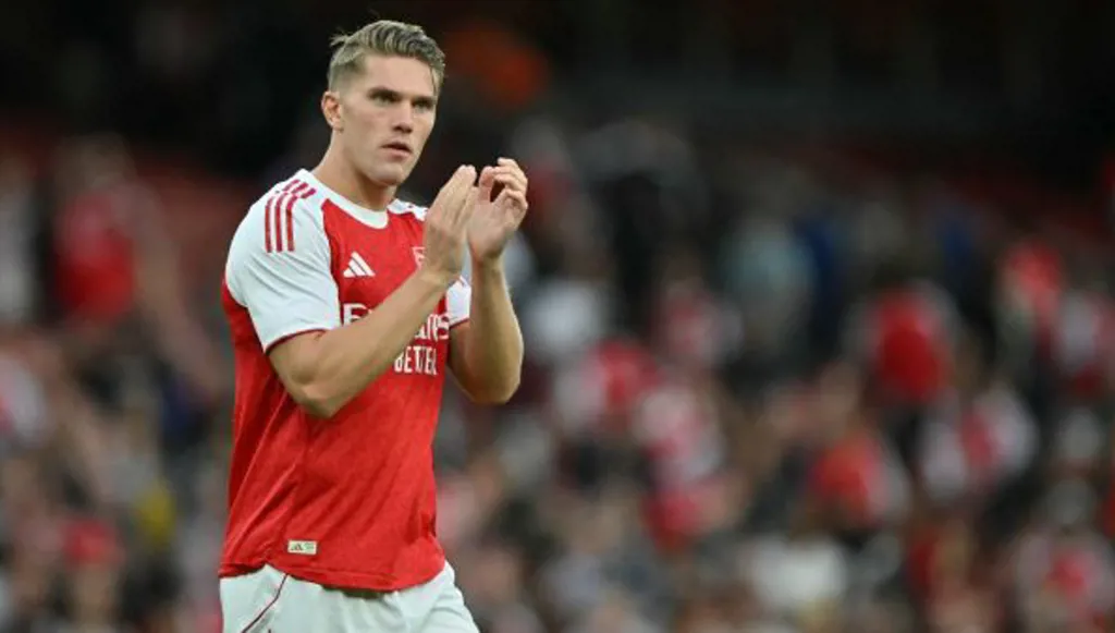 غيوكيريس يخيب آمال جماهير أرسنال في الظهور الأول