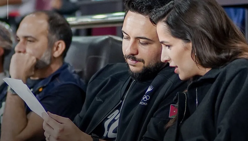 مبادرة الأمير الحسين والأميرة رجوة تفرح الجماهير الأردنية والسعودية في سوق واقف (فيديو)