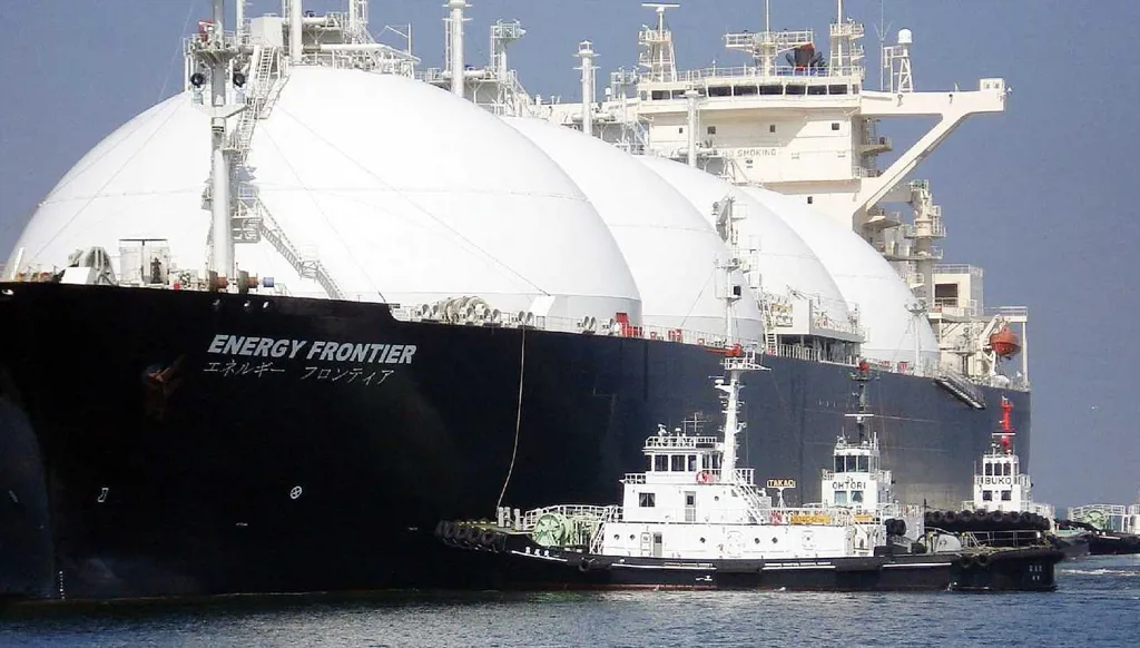 100 مليار دولار سنوياً: إيران تحوّل مضيق هرمز الى أكبر صراف آلي في العالم!