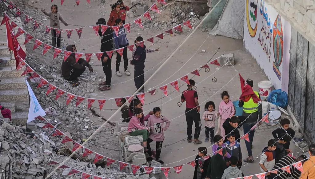 غزة تحت القصف في ثالث أيام رمضان