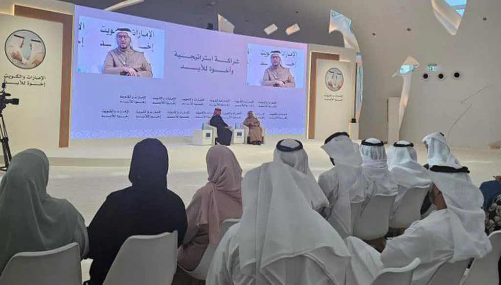 قرقاش: مواقف الإمارات والكويت تجسد شراكة ثابتة وأخوة صادقة