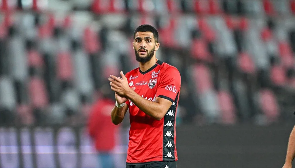 لم يلعب أي دقيقة... مدافع جزائري واثق من خوض كأس العالم 2026