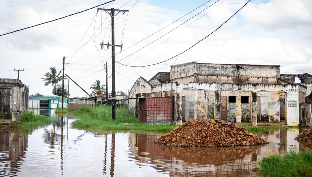 بالفيديو... مصرع أكثر من 100 شخص جرّاء الفيضانات في موزمبيق