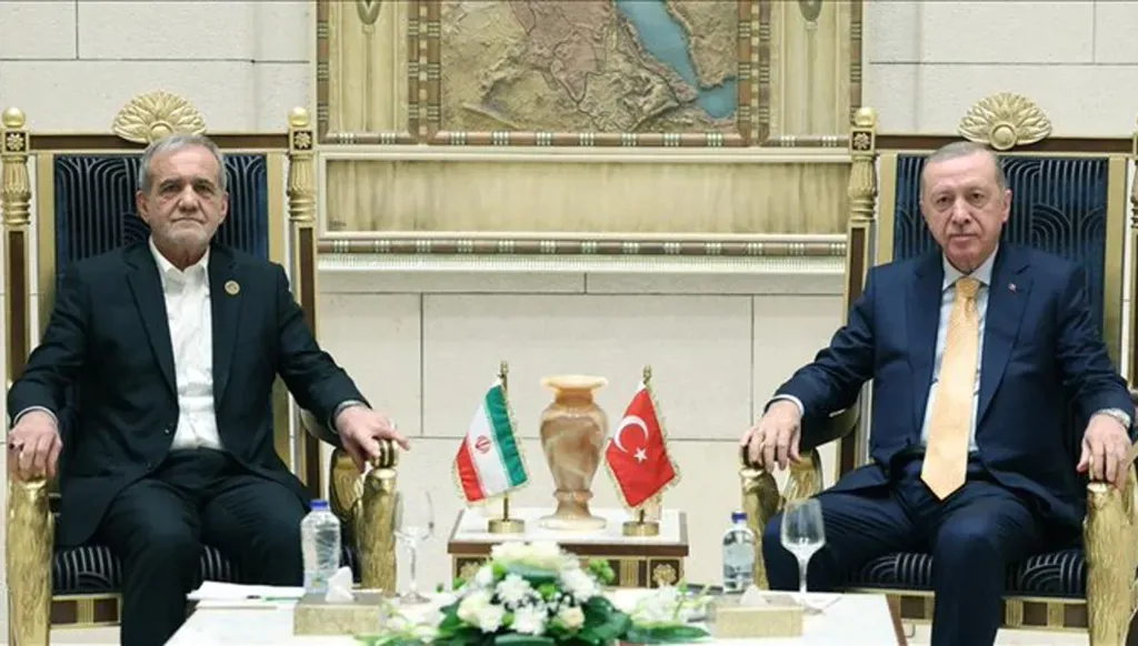 أول تواصل بين تركيا وإيران... إردوغان: استهداف ‌دول ⁠المنطقة لا يخدم مصالح أي طرف