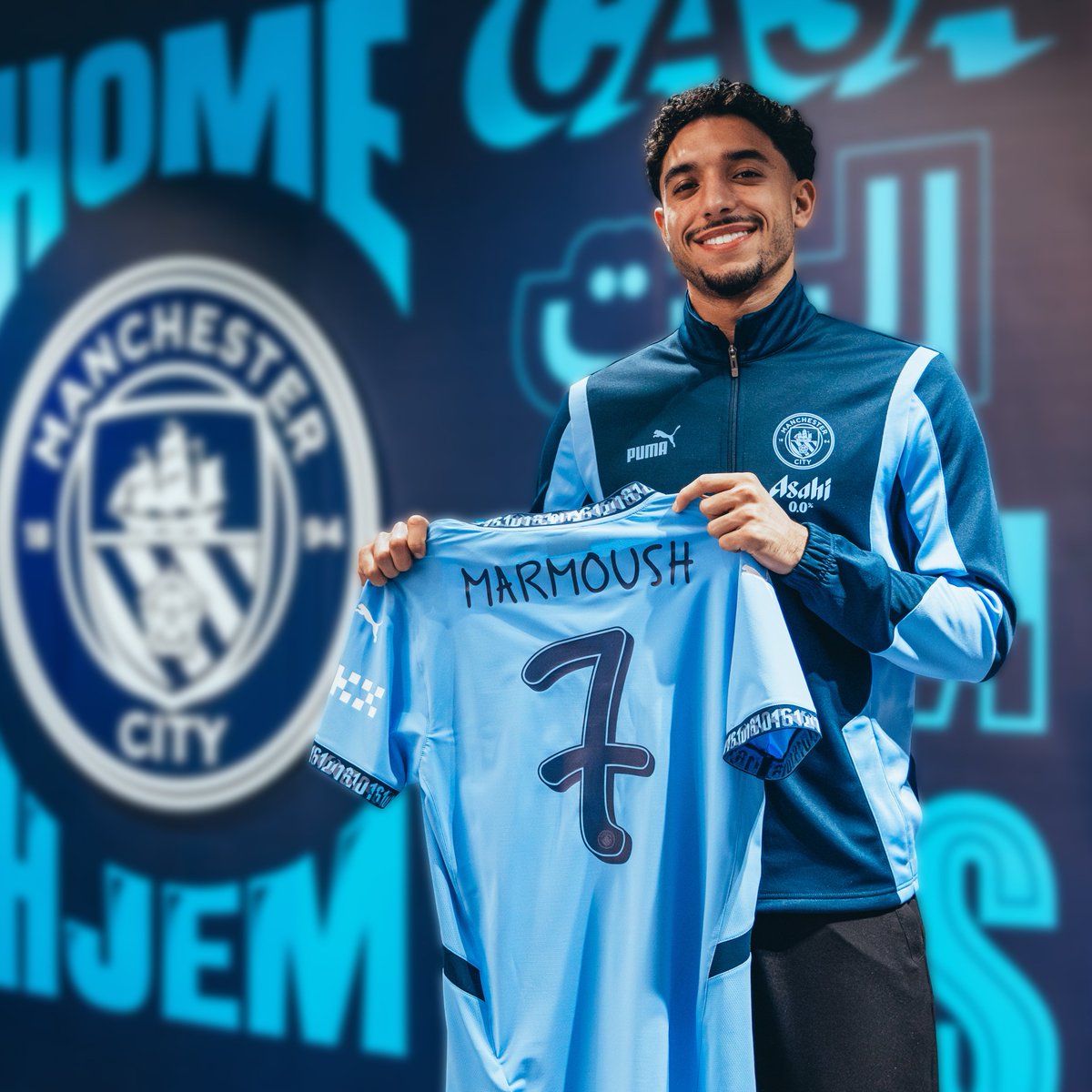 المصري عمر مرموش بعد انضمامه إلى نادي مانشستر سيتي. (وكالات)