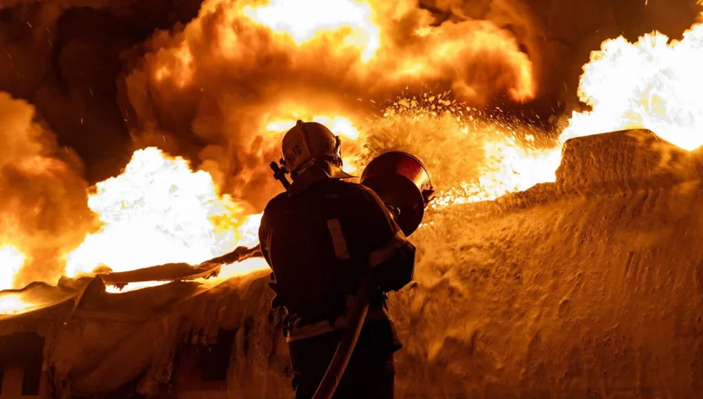 12 قتيلاً وتضرر منشآت للطاقة بهجمات روسية على أوكرانيا