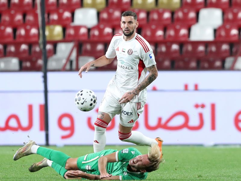 من مباراة الأهلي والجزيرة على لقب درع التحدي.