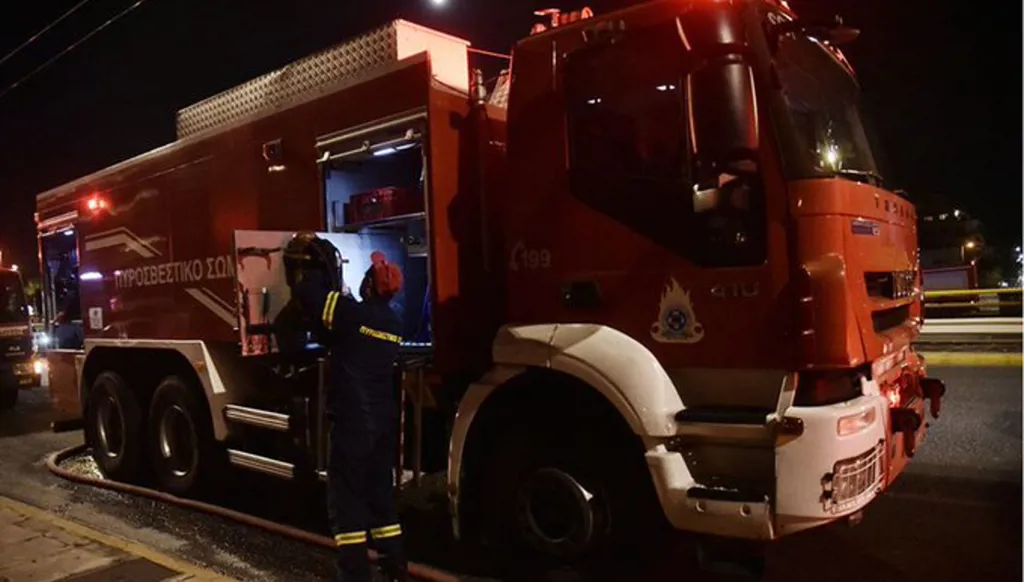 اليونان... وفاة 3 أشخاص بعد حريق في مصنع أغذية (فيديو)