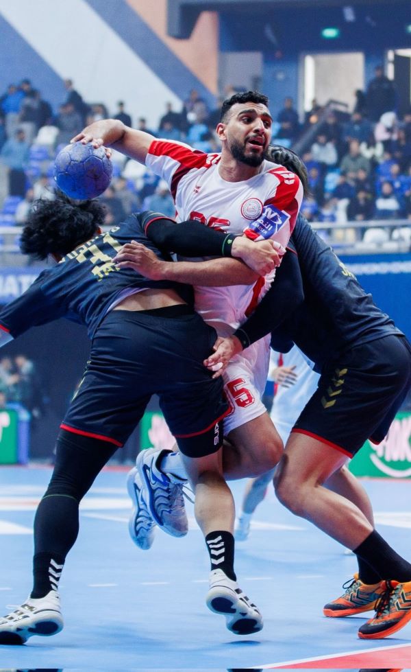 من مباراة البحرين واليابان. (وكالات)