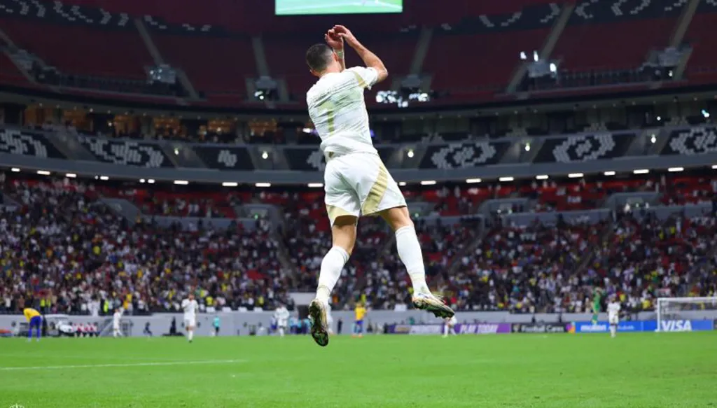 إيلون ماسك لرونالدو: مبروك