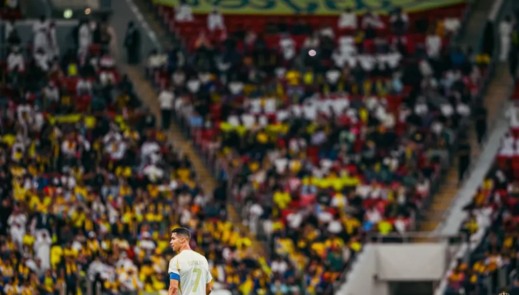 صباح "النهار الرياضي": إيلون ماسك يُبارك لرونالدو ومحمد صلاح على موعد مع مئويته الثانية