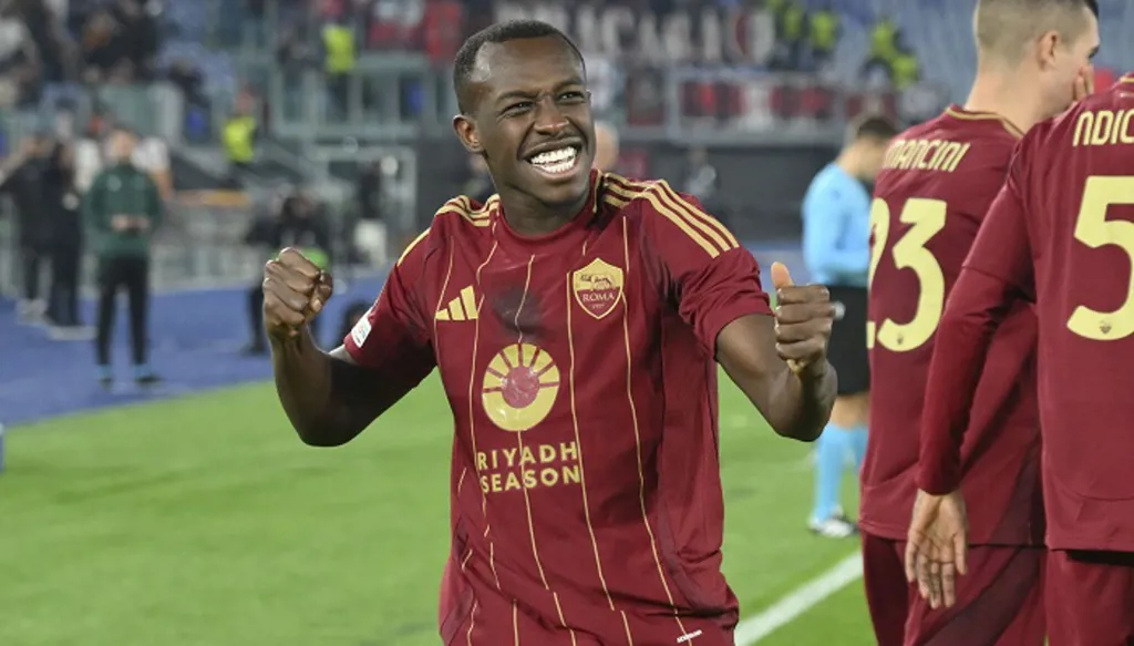 صباح "النهار الرياضي": السعودي عبد الحميد يقتحم التاريخ ومانشستر يونايتد تحت أنظار جاسم بن حمد