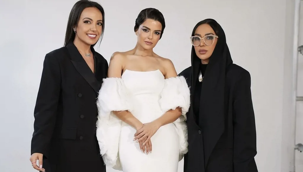 مجموعة أزياء "فلفتي كوتور" تقدّم تصاميم مستوحاة من فنّ زها حديد في دبي (صور وفيديو)