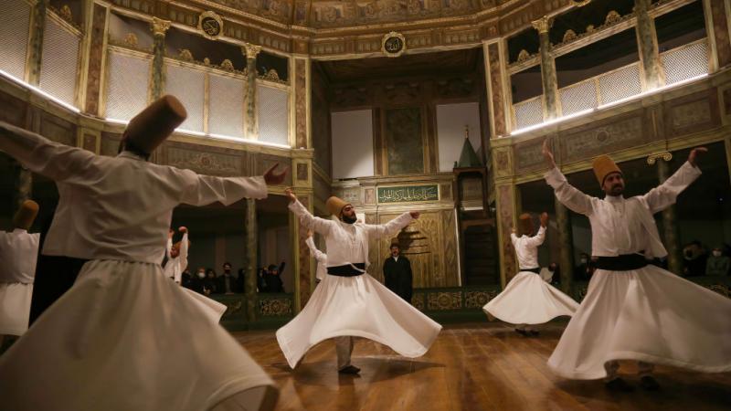 رقصةُ الدراويشِ