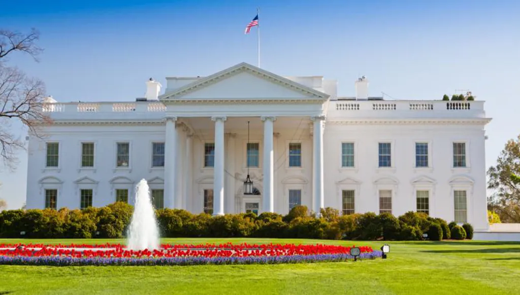 البيت الأبيض يدرس تقليص 40 مليار دولار من ميزانية وزارة الصحة