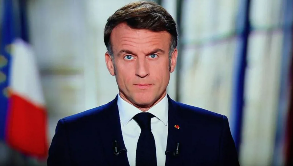 ماكرون يدعو لوقف التّصعيد في لبنان ويحذّر من مخاطر "العمليّة البريّة"