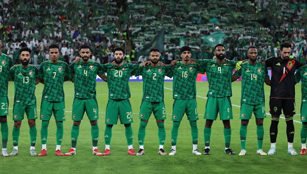 مدرب يوناني على رادار المنتخب السعودي