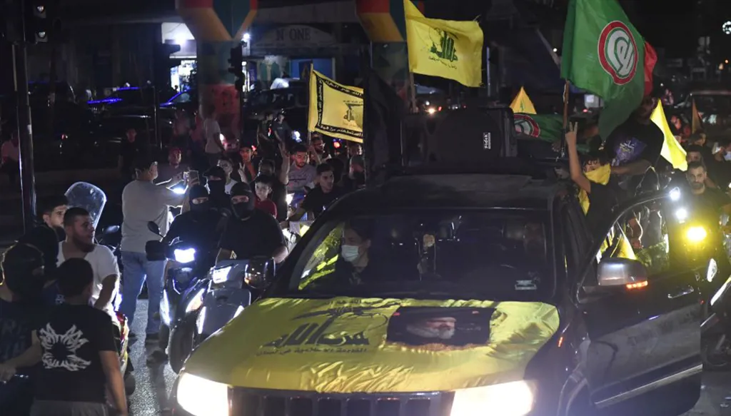 التحدّي الوجودي: إما الدولة أو "حزب الله"!