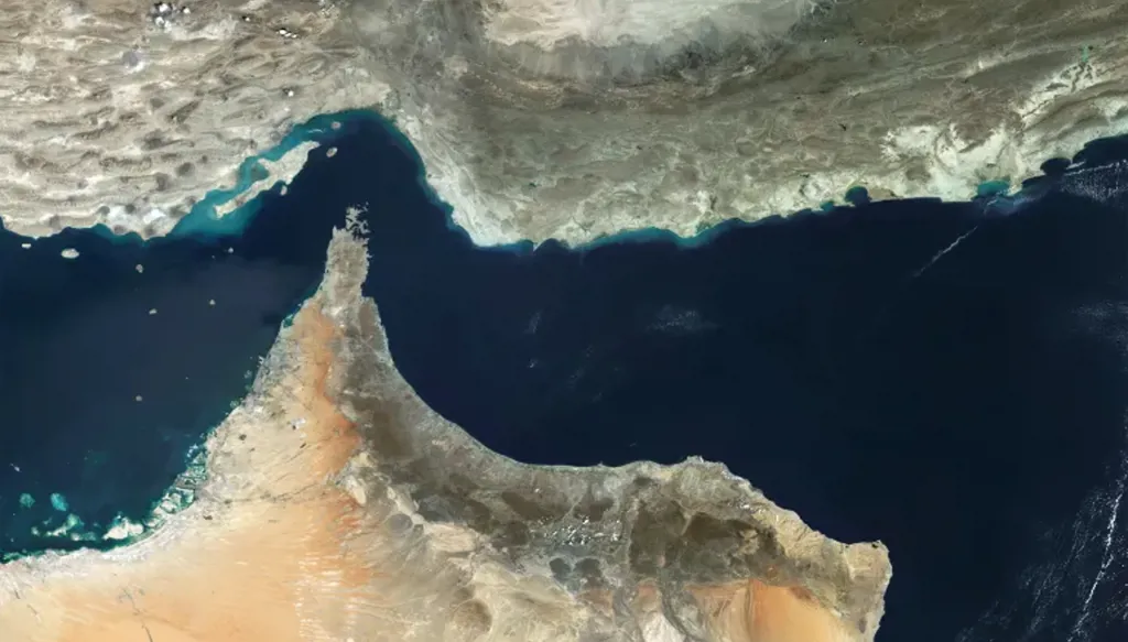 مضيق هرمز.
