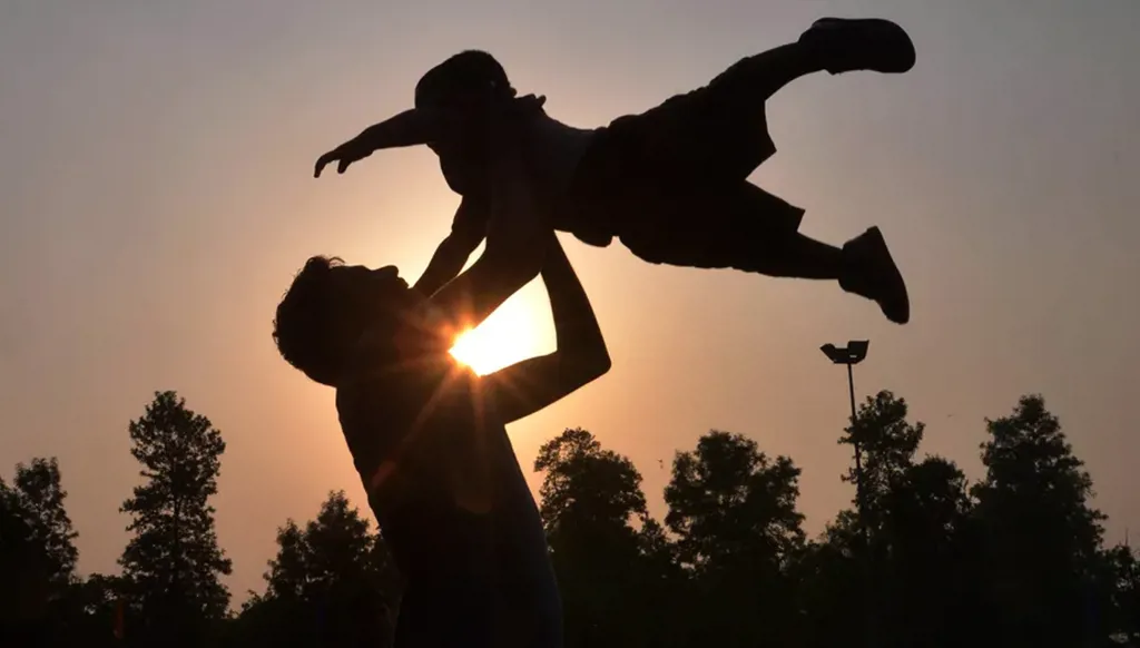 في عيد الأب... أفكار هدايا تلامس القلب وتناسب الميزانية