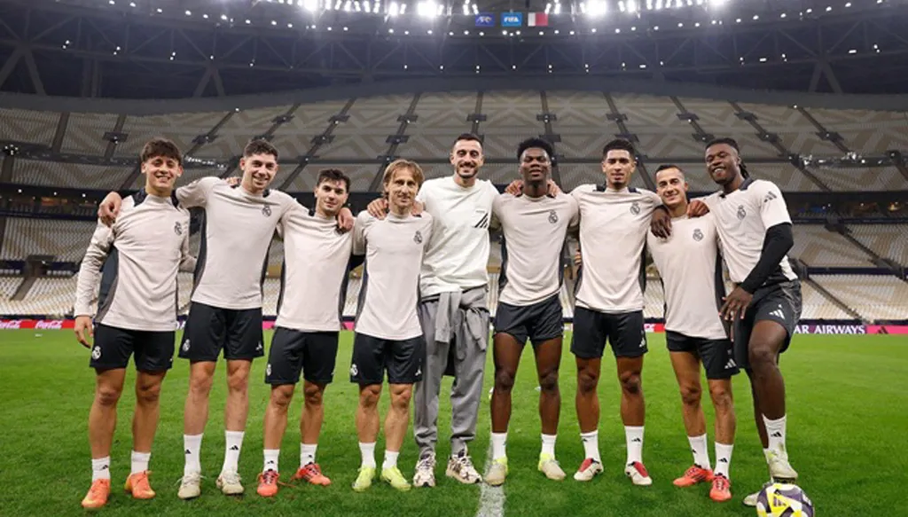 لاعب ريال مدريد السابق يثير ضجة بتعليقه الطريف على قميص رونالدو (فيديو)