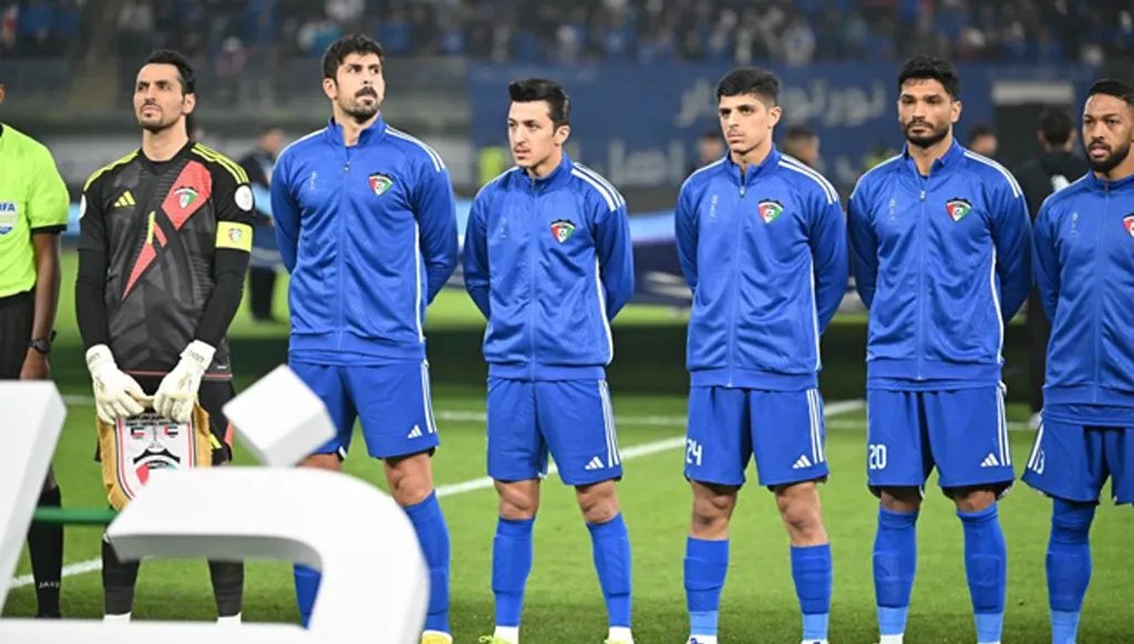 الشيخ أحمد اليوسف يُكافئ لاعبي الكويت