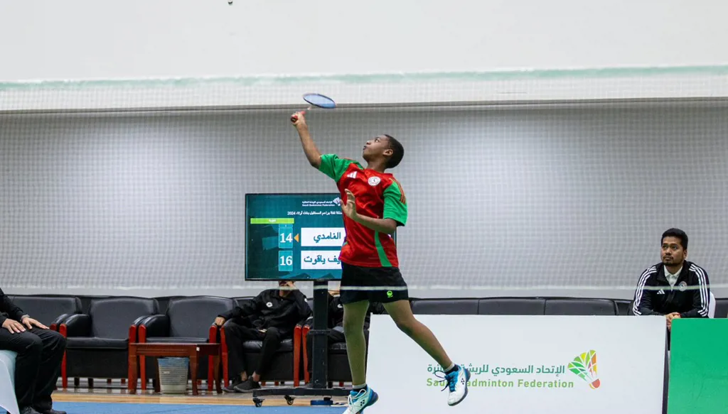 عبداللطيف ياقوت بطل ذهبية براعم الريشة الطائرة