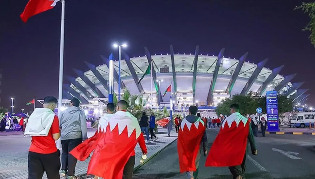 الكويت والبحرين في نصف نهائي كأس الخليج... التشكيلة الأساسية والقنوات الناقلة