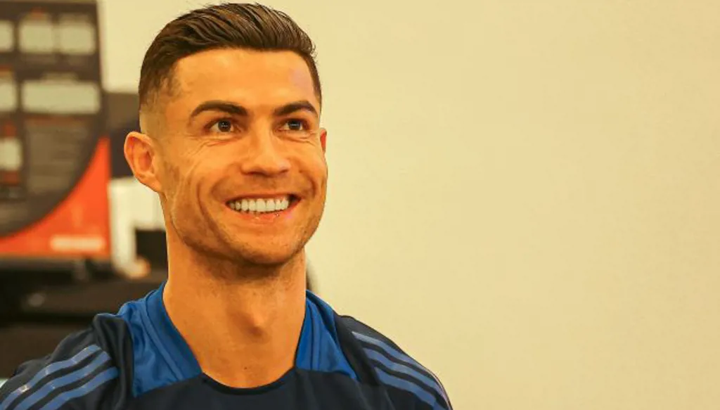 رونالدو يحاول جذب كاسيميرو إلى النصر السعودي