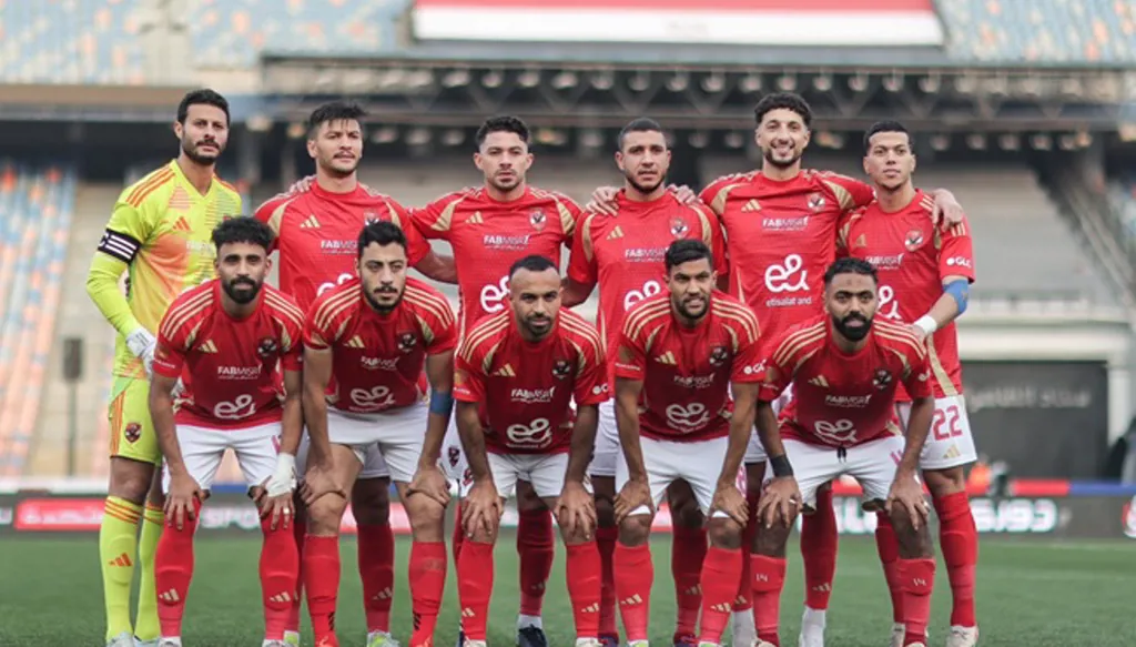 الأهلي يتصدر الدوري بفوز كبير على سموحة