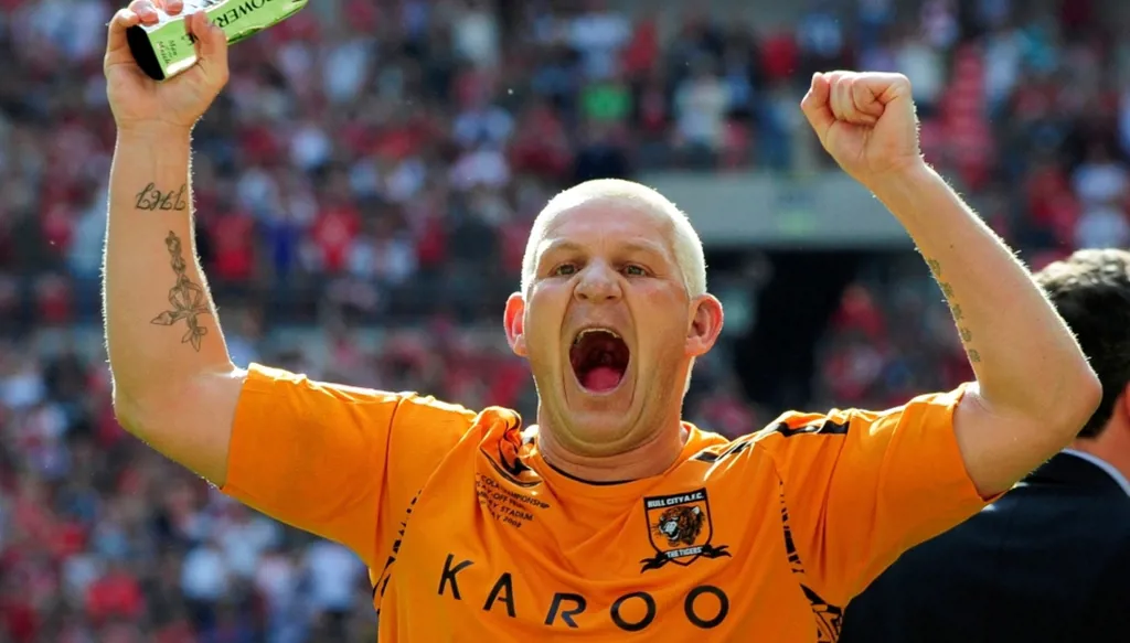 لاعب سابق يواجه معركة ضد الخرف