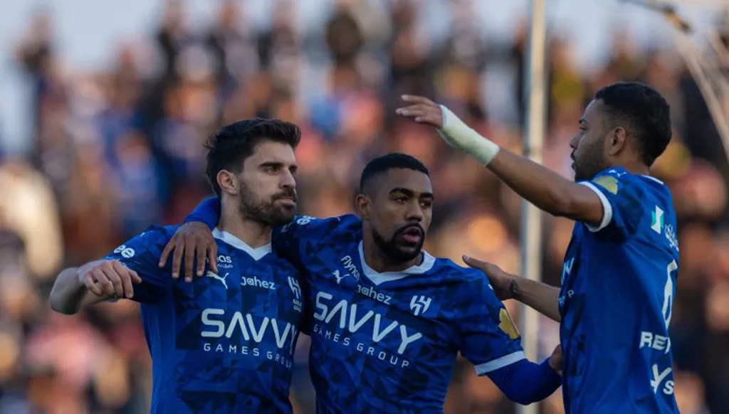 الهلال يستعرض عضلاته أمام العروبة
